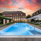 Außenansicht mit Pool