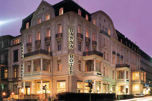 Favored Hotel Hansa Wiesbaden bei Nacht