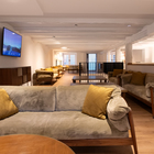 Die Business-Lounge ist der ideale Ort für Entspannung oder produktives Arbeiten.