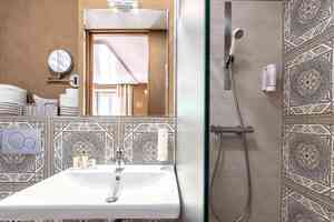 SEINZ_Gästezimmer_Komfort_Badezimmer