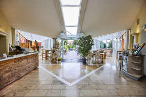 Eingangsbereich mit Rezeption