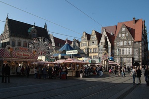 Marktplatz mit Freimarkt