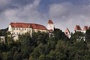 Vorschaubild Schloss Neuburg Hotel Neuburg am Inn