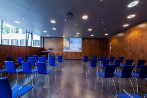 sr 4 kinobestuhlung ca. 50 personen