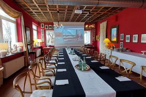 Roter Salon, Tagung