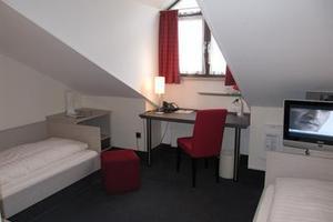 Beispielszimmer Junior-Doppelzimmer mit getrennten Betten