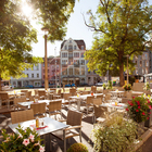 Außengastronomie auf dem Karlsplatz geöffnet täglich von Mai bis September