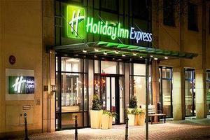 Treten Sie ein und genießen Sie das Holiday Inn Express-Erlebnis